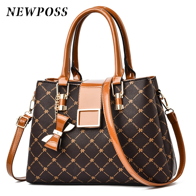 Chic Tote Handbag with Luxury Feel - Free Delivery