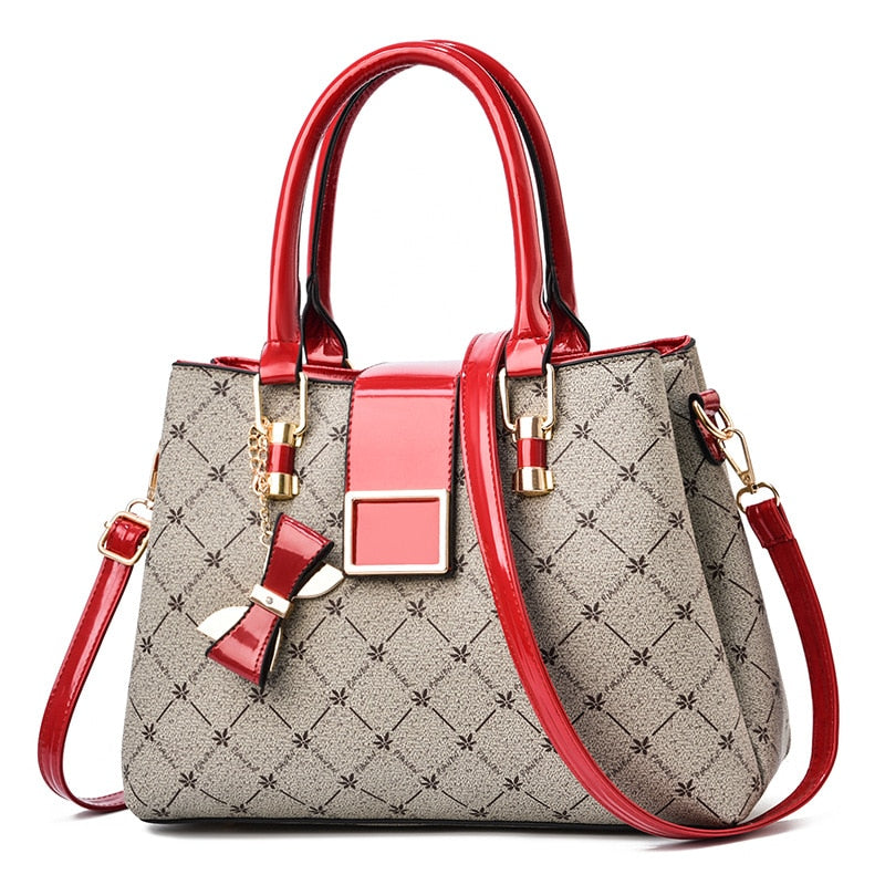 Chic Tote Handbag with Luxury Feel - Free Delivery