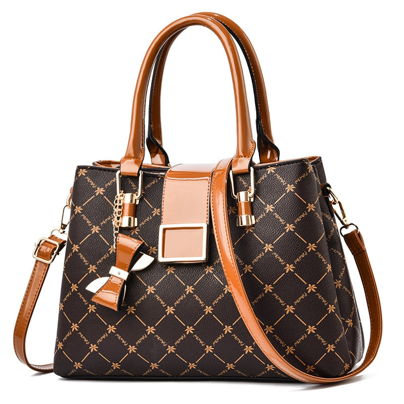 Chic Tote Handbag with Luxury Feel - Free Delivery